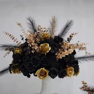 White centre piece flower